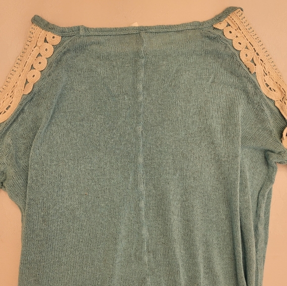 Adorable bohemian lace shoulder cut-out knitted long sleeve in arctic blue 🩵 - Picture 10 of 16